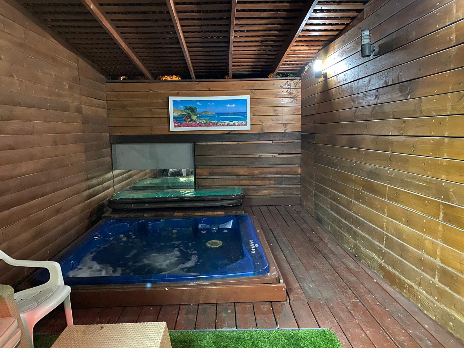 LOVE ROOM