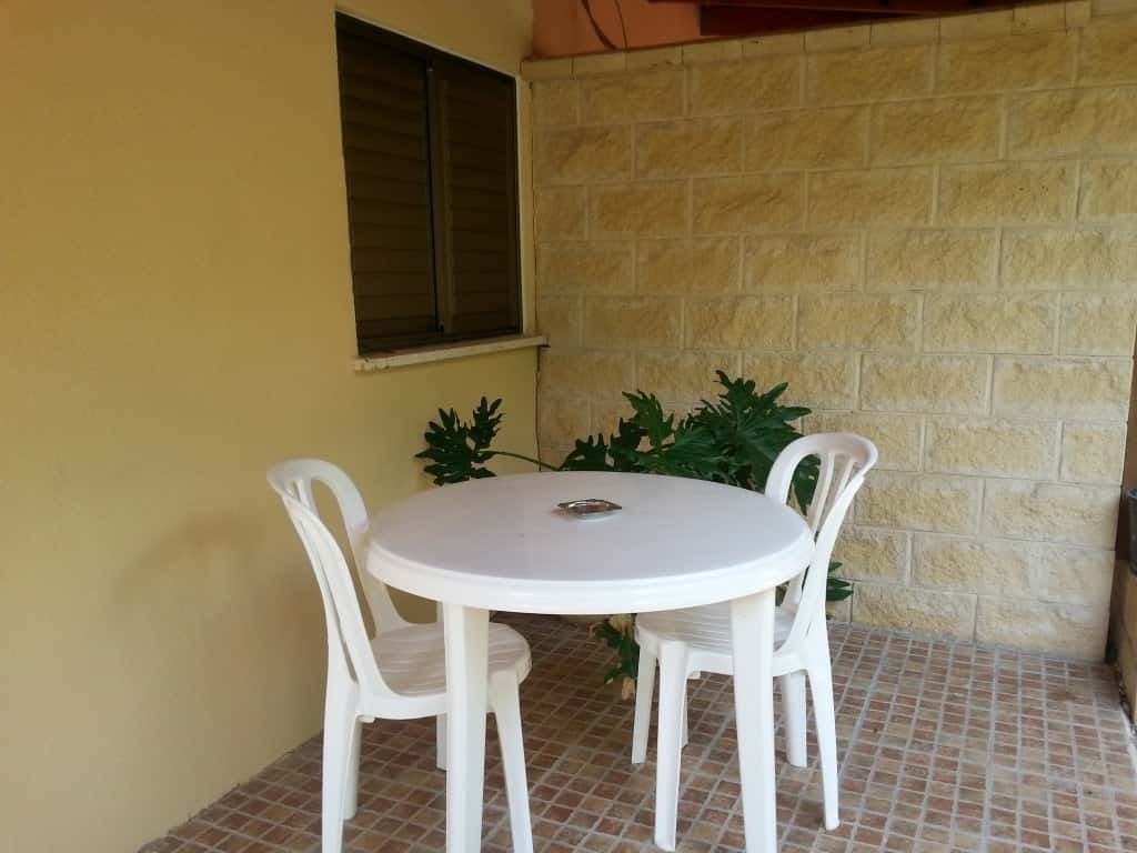 בין עצי הזית – מחלף לטרון